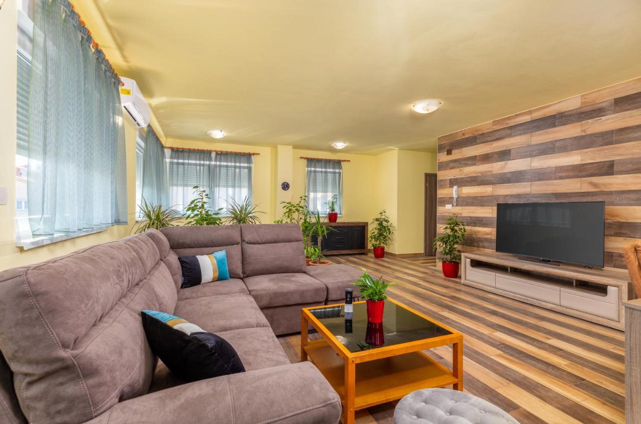 Apartma Monte *