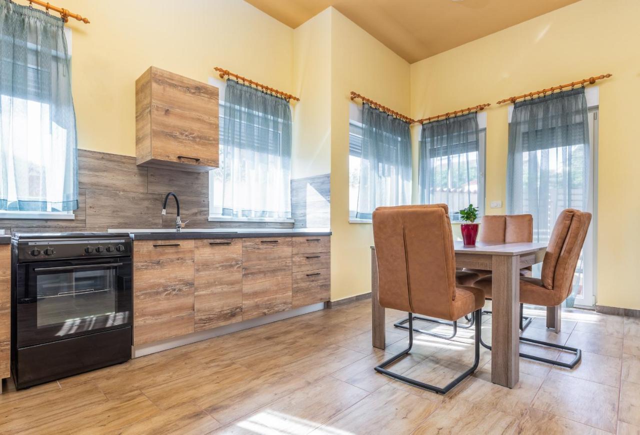 Apartma Monte *